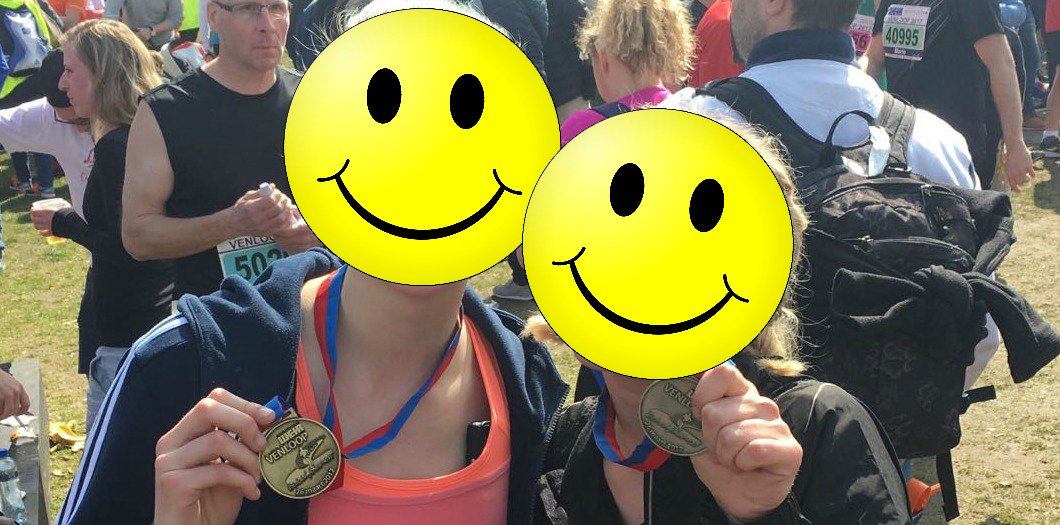 kidzbase's tweet photo. Deze KidzBase meiden (16jr) legden de 10km-run succesvol af! Goed gedaan meiden, een prestatie waar jullie trots op mogen zijn! #Venloop2017 https://t.co/FUwRlTry3p