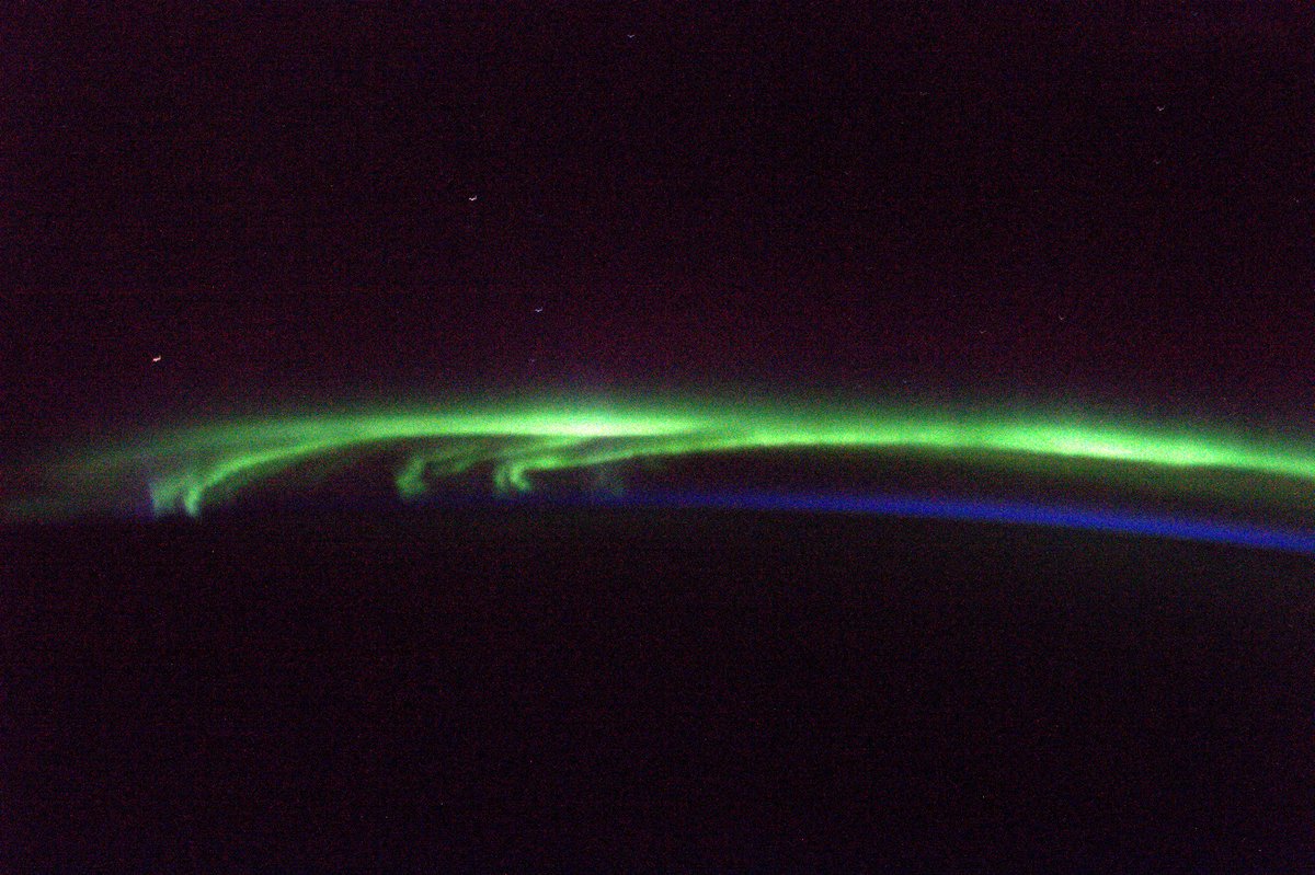 astro_kimbrough's tweet photo. Incredible view out of the @Space_Station windows this morning - Northern Lights #aurora.  #MondayMotivation https://t.co/q1VnuzsDOd