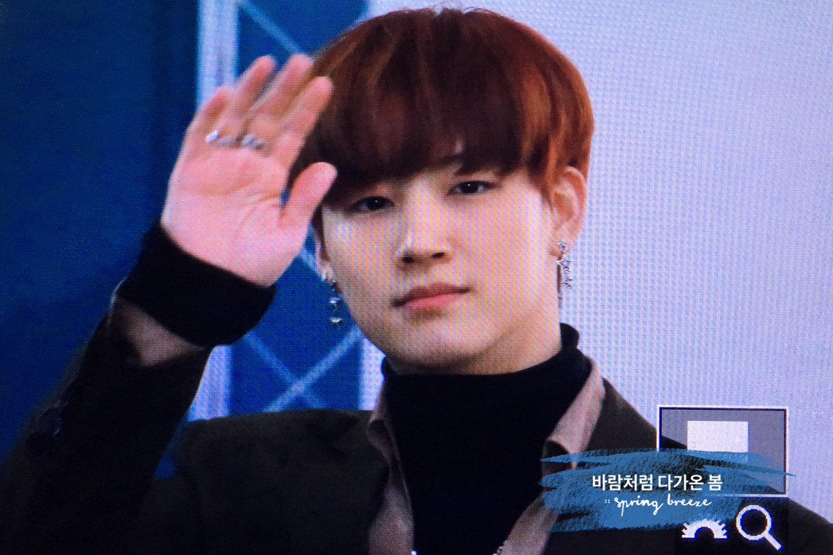 springbreeze16's tweet photo. 170327 강남 팬사인회 재버미 갈게요 빠빠잉👋🏻👋🏻 #JB #재범 #GOT7 #FLIGHTLOG #ARRIVAL #NeverEver https://t.co/PHyt6HQpgc