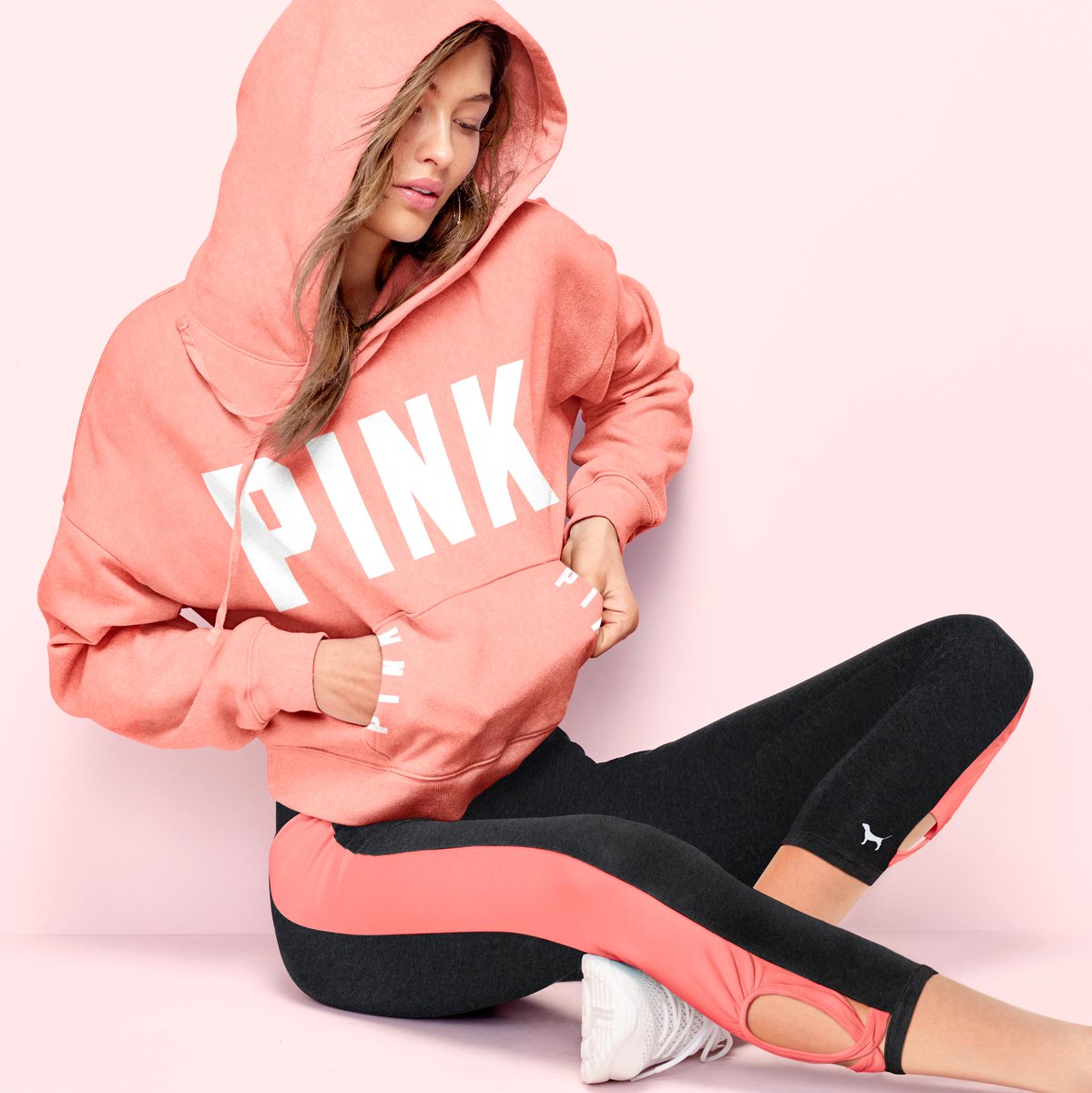 VSPINK's tweet photo. Our fave way to wear the new Cropped Pullover. https://t.co/hTw98yNpV8 https://t.co/fLikg85DHz