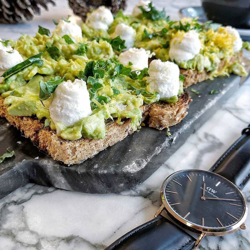 omgitsbomb's tweet image. 🥑🍞💚😏 I know you're gonna AVO good time @diginn #diginn #avocado #avocadotoast  #UWS #NYC ift.tt/2nXRrd2