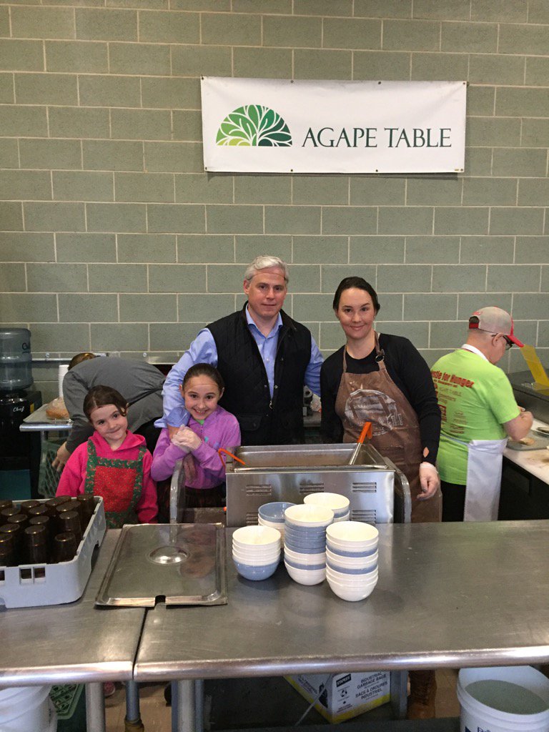 jneildobson's tweet photo. Great opportunity to give back, with the family. #agapetable https://t.co/NXe7GvmeNk