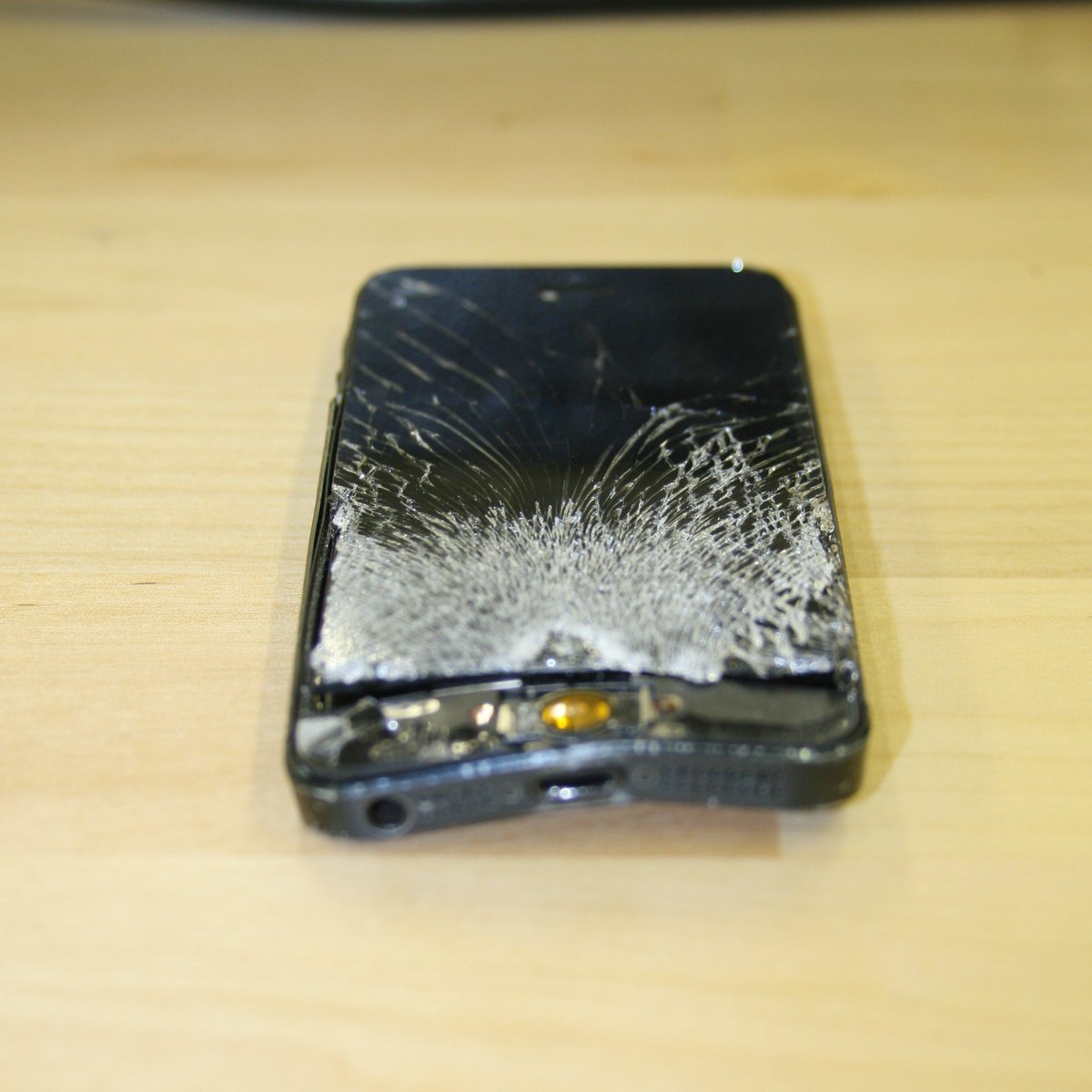 CrackdMobile's tweet image. This iPhone had a rough weekend, not to worry though as the professionals @ Crack&apos;d Mobile Device Repair can rebuild it good as new!
