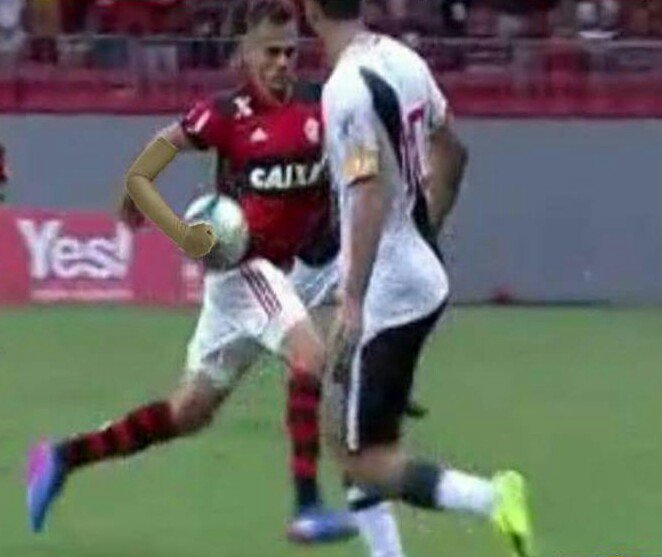 renansalgueiro's tweet photo. @williamespn @zeelias05 @gustavohofman @SalvioSpinola #batebolabomdia #bbcarioca tá aí a prova, pênalti claro https://t.co/yBf1bh1TgV