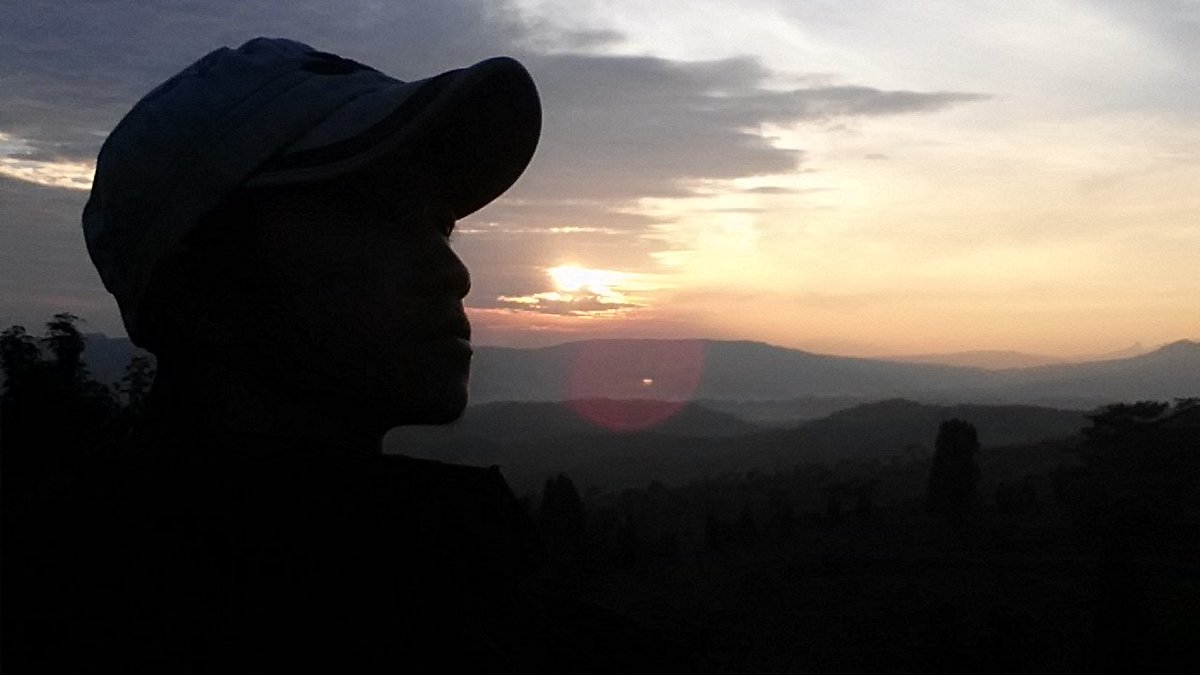 AghellSlengean's tweet photo. Aku hanya berusaha menjadi dan mencari kekasih terbaik, masalah jodoh atau tidak, biar alla  yang memutuskan https://t.co/GMwLBqYAhF