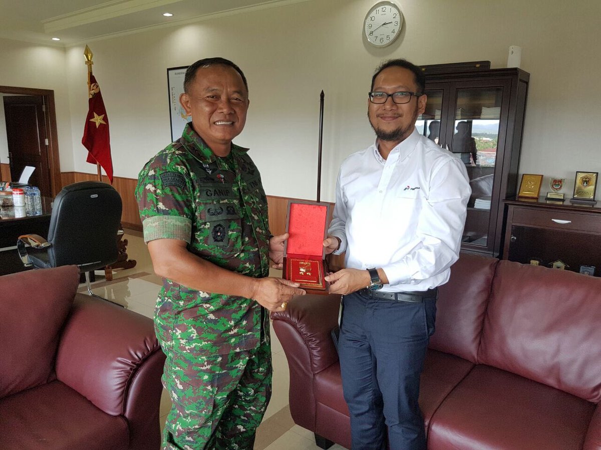 Ziko_Wahyudi's tweet photo. Silaturahmi dengan Pangdam XIII Merdeka - Mayor Jendral Ganip Wasito 
@PertamaxManado @PertaminaMOR7 https://t.co/kYflhwMqYH