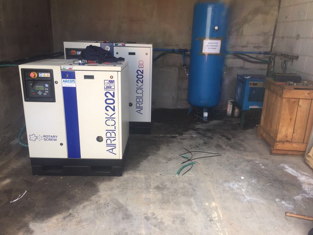 FelixARcom's tweet photo. Instalación 2 AK202BD @FelixARcom @FiacAirCompress https://t.co/I3UYzEev52