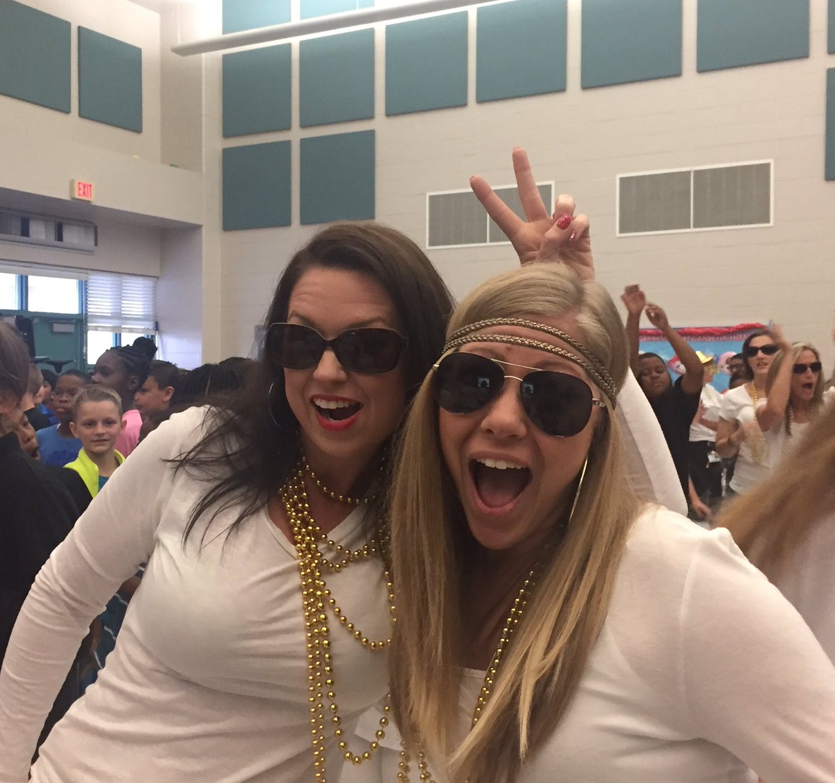 MsArnold_MBE's tweet photo. STAAR Pep Rally! @HumbleISD_MBE #mbebears #maplebrook #STAAR https://t.co/w6V1Gk9A5G
