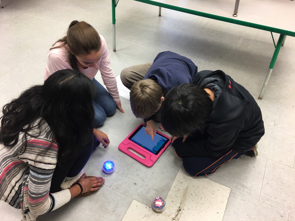 Angles and speed affect how our spheros move @ablearns