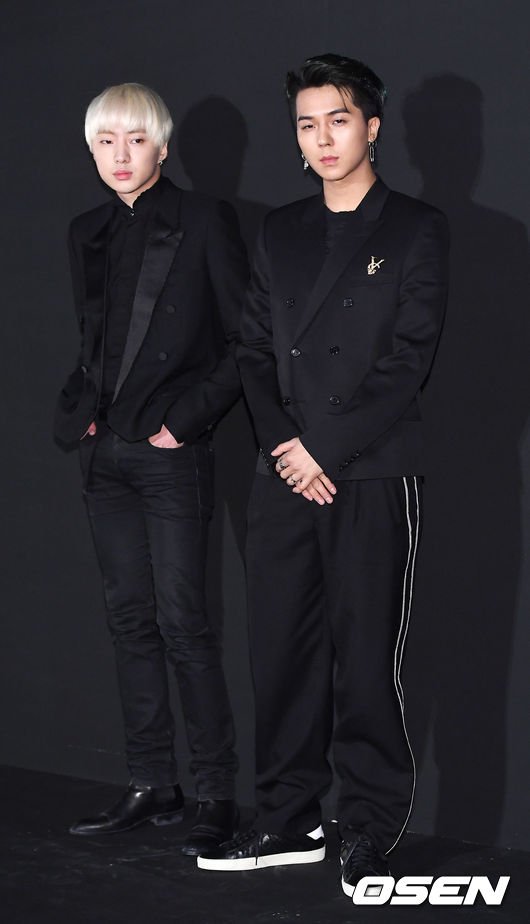 Kkorepo's tweet photo. ＃WINNER　＃ソン・ミンホ　さんと　＃カンン・スンユン　さん、ブラックのカリスマですね！「PHOTO@ソウル」ZE:Aパク・ヒョンシクら、ファッションブランドのローンチパーティに主席
https://t.co/RQTpjly3WE https://t.co/myqf0l8Zk8