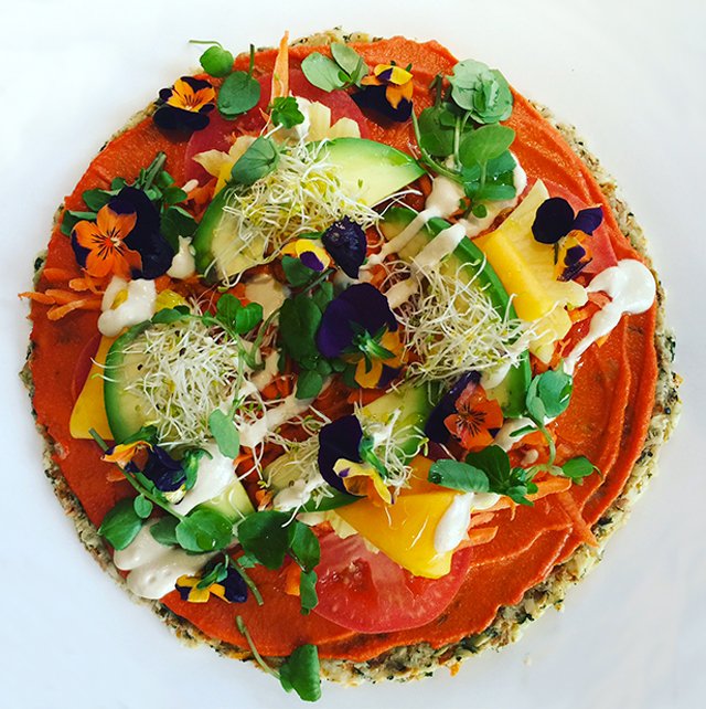 Une pizza énergétique, où les aliments crus et cuits sont subtilement complémentaires -->
bit.ly/2mI44sW