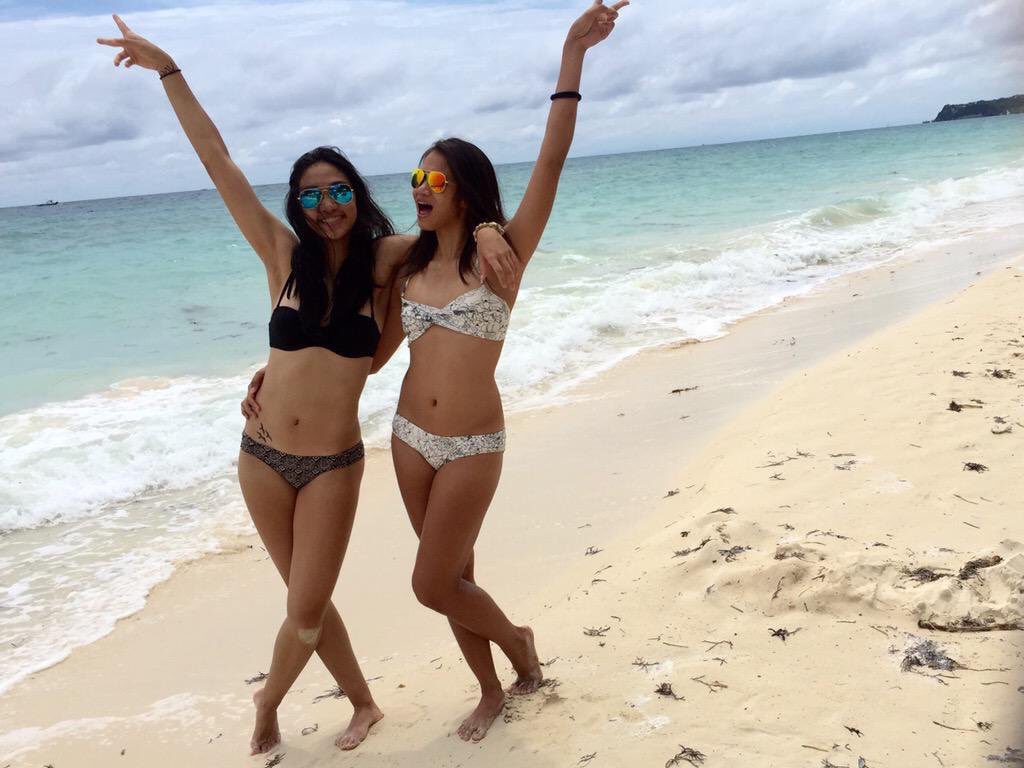 _beadell's tweet photo. ☀️🌊 #FriendshipGoals #Bora2015 https://t.co/UpIhfk4K71