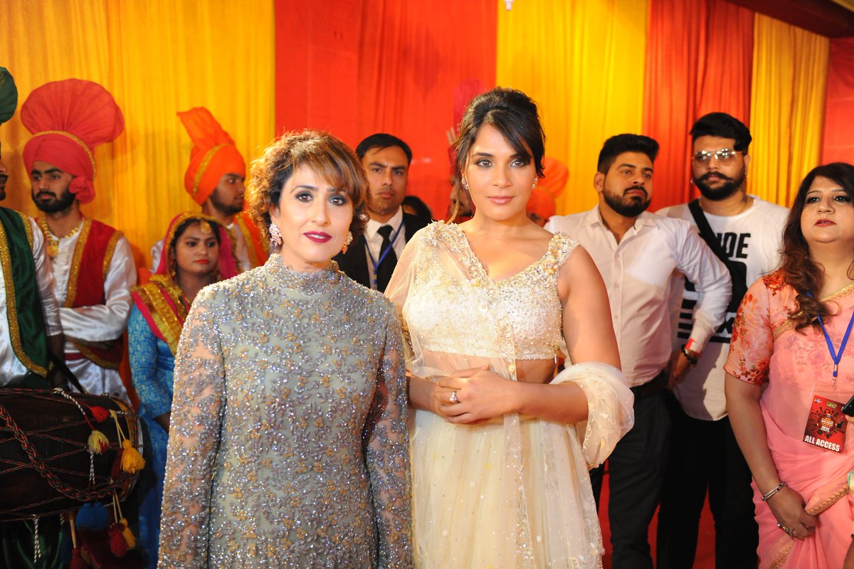 PTC_Network's tweet photo. #PMA2017
#AmritMaan @RichaChadha_ #NachhatarGill #NInja #ParmeshVerma https://t.co/1bbgQgE4oQ