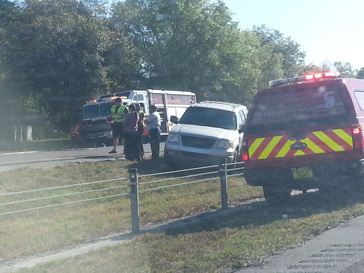 egtroche's tweet photo. @WESH crash at 528 https://t.co/AJFGT9aUmw
