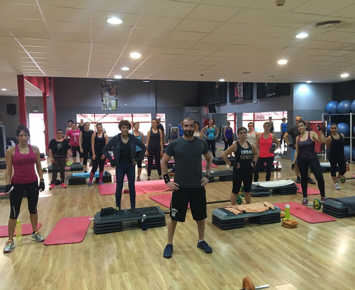 ToniAtalaya82's tweet photo. Feliz lunes chic@s 💪😁 #BodyPump100 #LesMills #Pumpers #100Strong #BP100 #Fitness4All #Fitness #TribuSpain #Reebok #PolarM400 @lesmillstribe https://t.co/pnzs309pXJ