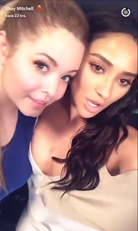 MyPLLFamily3's tweet image. #Emison4Ever ❤😍 @SashaaPieterse @shaymitch 👑