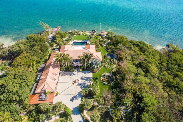 clements_marlon's tweet photo. Own one of the island's finest residences at #grandcayman.
https://t.co/Dy26IblqJi #caymanproperty #caymanrealestate https://t.co/4dalq13aoP