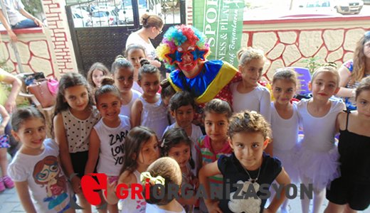 2 Saatlik #palyaçokiralama Hizmetimiz 140 TL Hadi sende geç kalma!
griorganizasyon.com
#palyaçohizmeti #istanbul #griorganizasyon