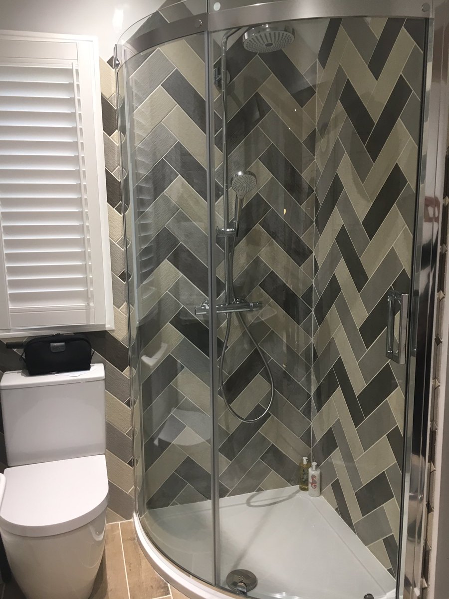 Great bathrooms in the Property Ladder Appartments <a href="/ideal_home_show/">Ideal Home Show</a> with @Hansgrohe_UK <a href="/Duravit/">Duravit</a> <a href="/AqataLtd/">AQATA Showering</a>  <a href="/seascapeuk/">Seascape</a>