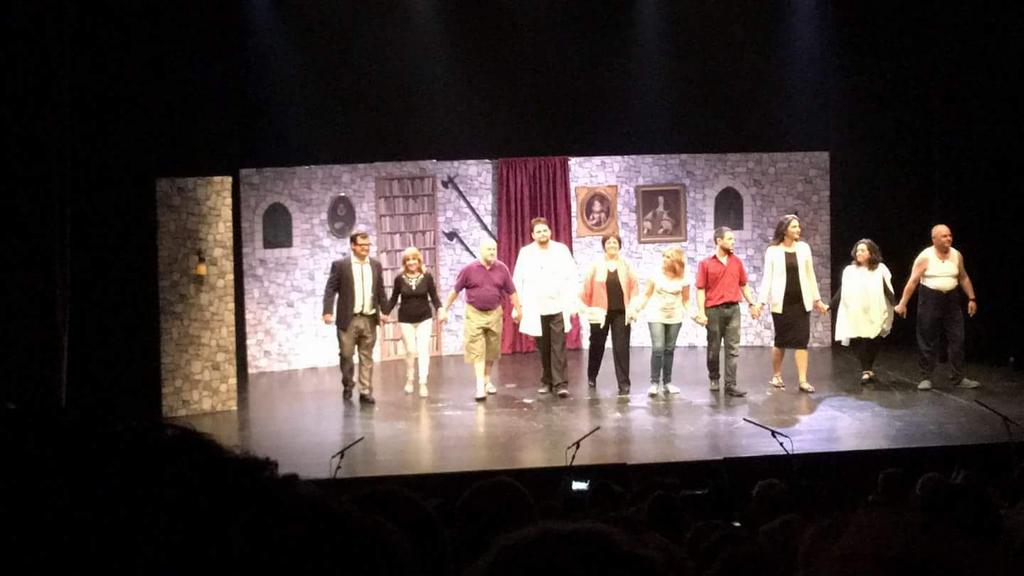 Aureli_DelPozo's tweet photo. Porque el teatro y los teatreros molamos mucho #felizdiamundialdelteatro 
@GTBanyes https://t.co/28rFWAe6SA