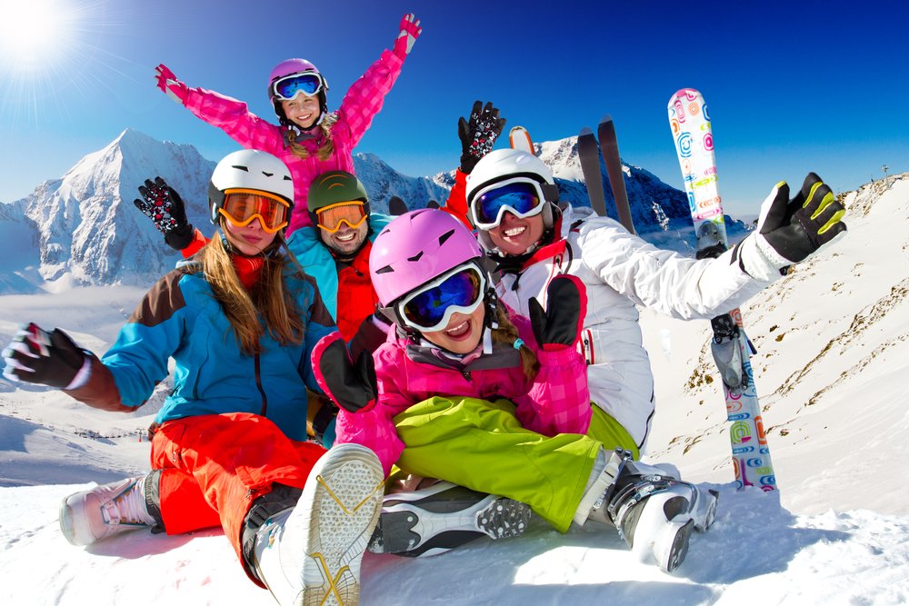 DecoreHotels's tweet photo. Spring break is here!  Let the fun begin! #familysquadgoals #myjasper #canada #welovewinter #springbreak @MarmotBasin @DecoreHotels https://t.co/ibGTflWA6Y