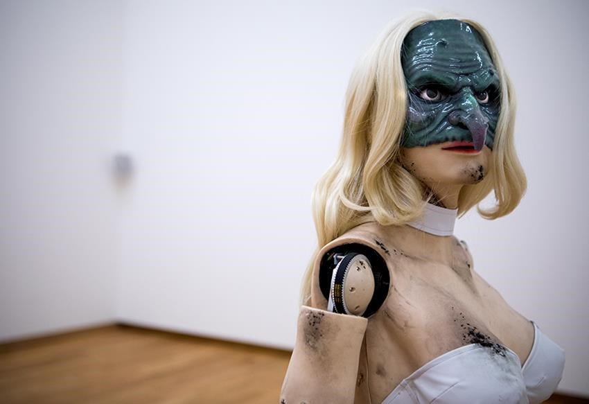 StedelijkMuseum's tweet photo. "To enter a sculptural installation of Jordan Wolfson is comparable to accepting a dare." There's a new blog online! https://t.co/SGBCWrGkgy https://t.co/wAxZsjluVA
