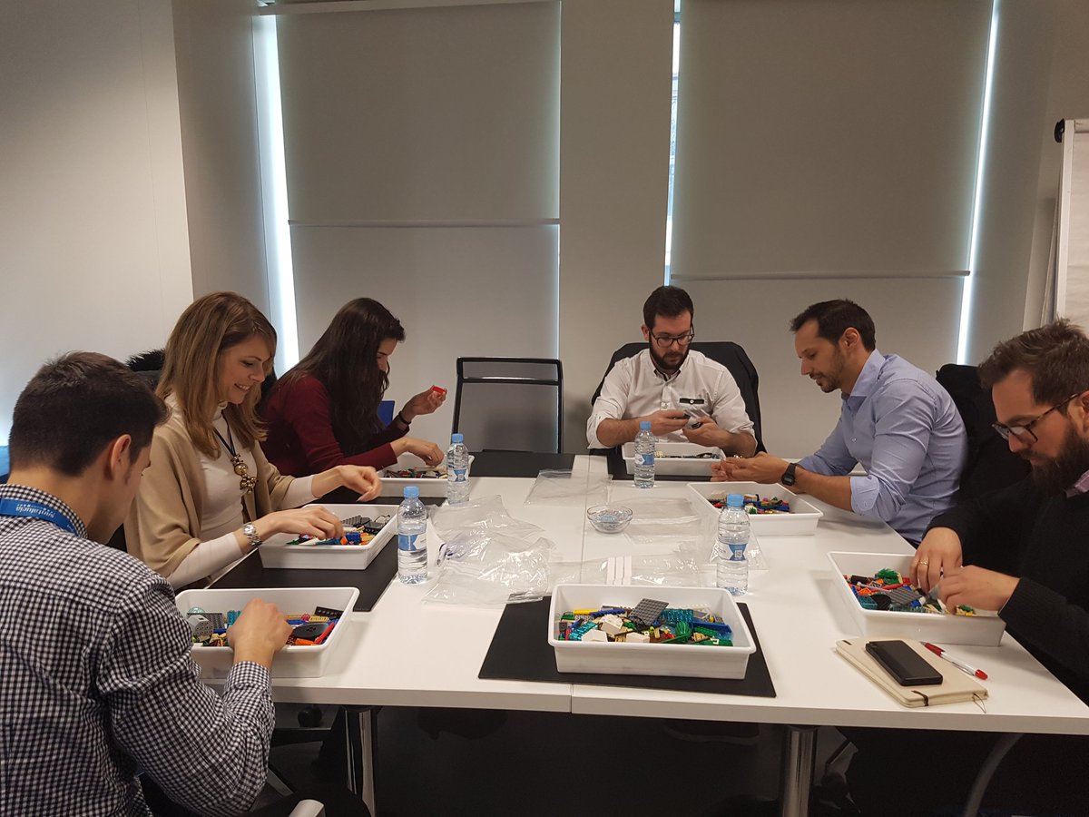 auzkiza's tweet photo. Formandonos en #legoseriousplay con las startups de @santalucia_imp @LSP4StartUps  y con @Old_Atarian https://t.co/6gk7Iu7xdG