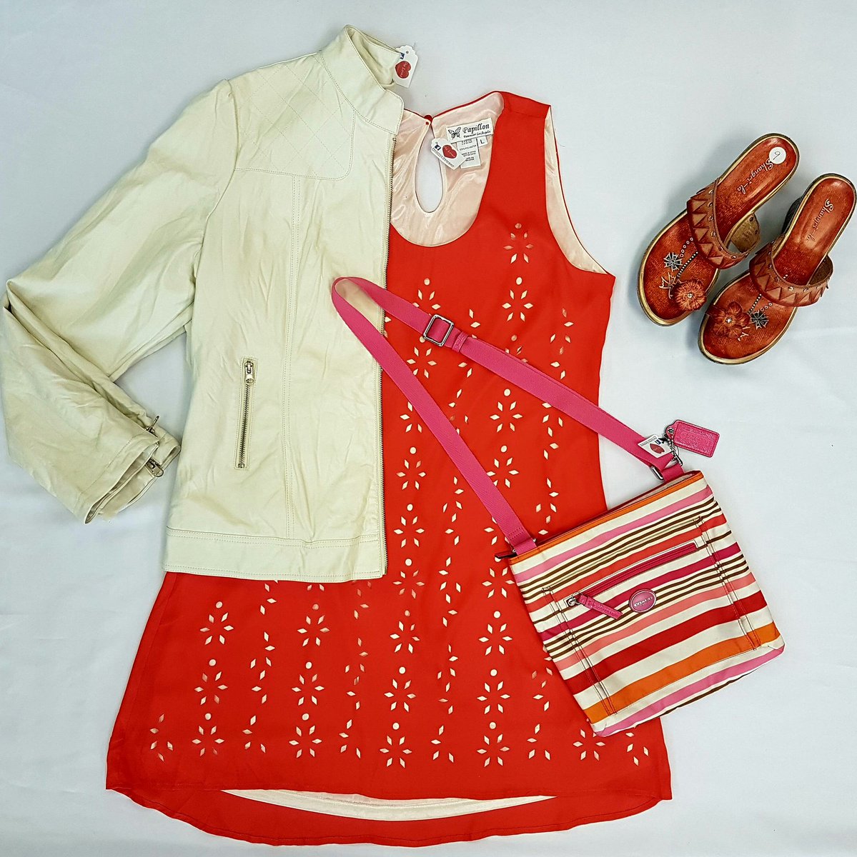 DressYourLashes's tweet photo. Add some color to your closet!! 
Were open 10-6 today https://t.co/UvQEMV46sF