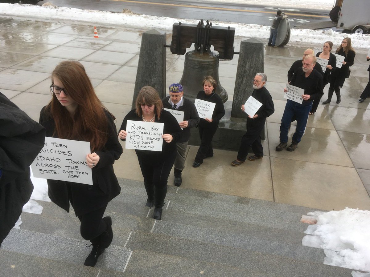 AddThe4Words's tweet image. Will we have another year of loss because of your silence #idleg? It is never too late #addthe4words