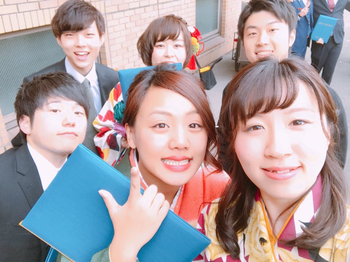LIDO_FN's tweet photo. 3/25、さきかやまゆれいなしょーごしっしーは近畿大学を卒業しました🌸
後輩のしんやくんは４回生になります(^-^)見事にみんなバラバラのところに行きます😭社会人がんばりましょう！

いつか６人で歌えますよーに🎤🌟
また会う日まで！

LIDO https://t.co/pgjVBNWlpm