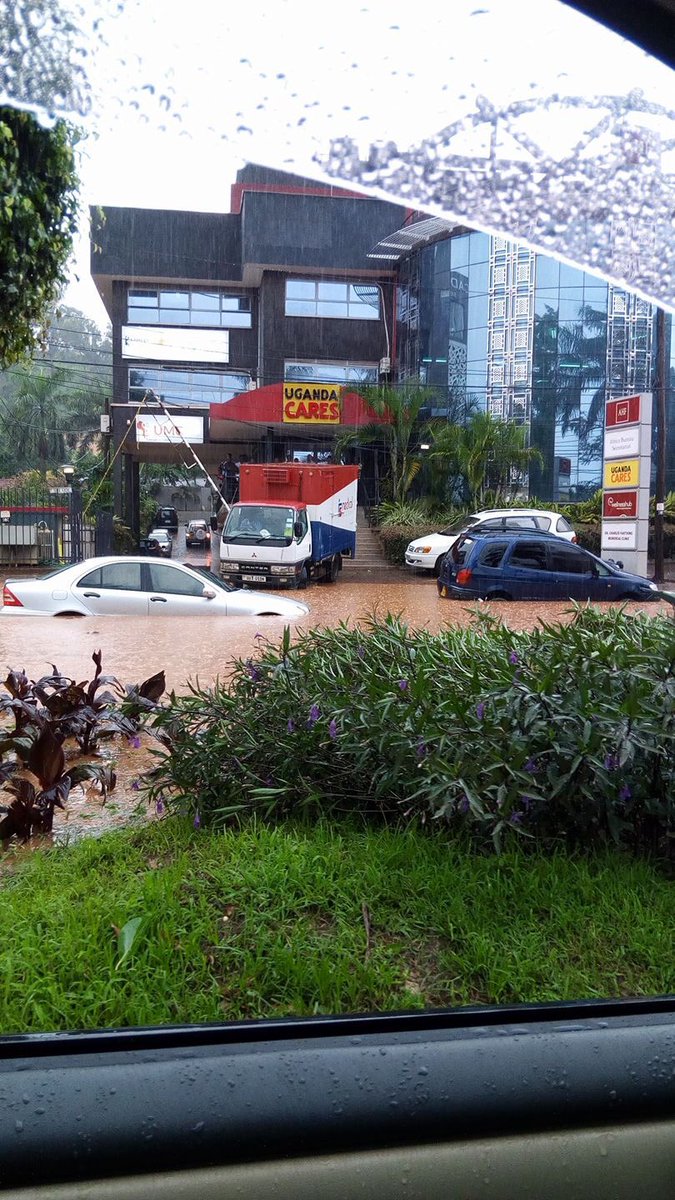 mubeez_zack's tweet photo. This was mulago today mourning https://t.co/8dxCTWpLhN
