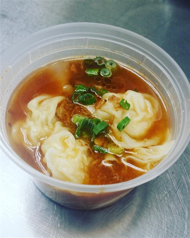 PearlAsianCLE's tweet photo. Some like it hot! Try our Sriracha wontons,  home made with love (And Vietnamese hot sauce) Perfect for a rainy Monday afternoon https://t.co/IIDAq9uX52