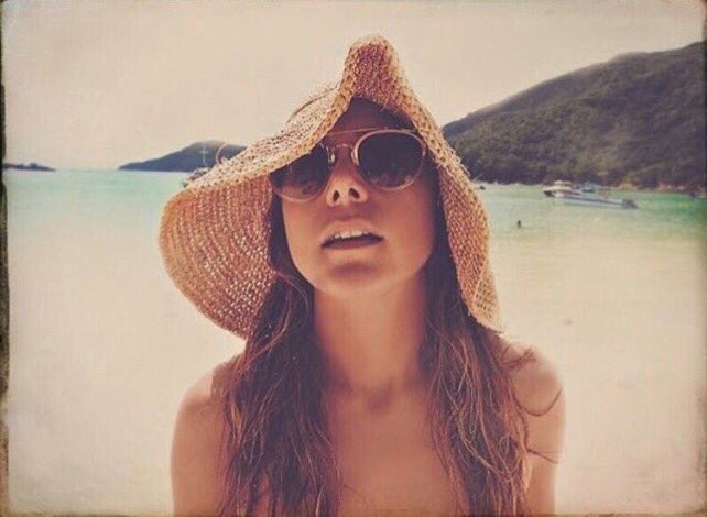 bestofburcin's tweet photo. Summer☀️
#BurçinTerzioğlu @terziogluburcin https://t.co/1XnE1QHhA6