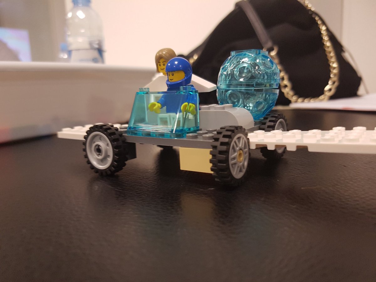 auzkiza's tweet photo. Creando el coche ideal con @LSP4StartUps y las startups de @santalucia_imp https://t.co/NV8DeL2FD3