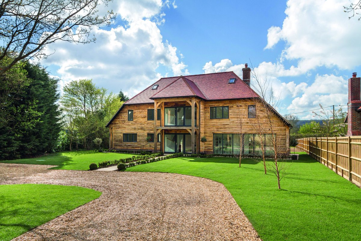 turner_timber's tweet photo. #timberframes #selfbuild #selfbuilders #dreamhome #design #architecture #granddesigns #frames #trusses #joists https://t.co/QoxqYFBO80