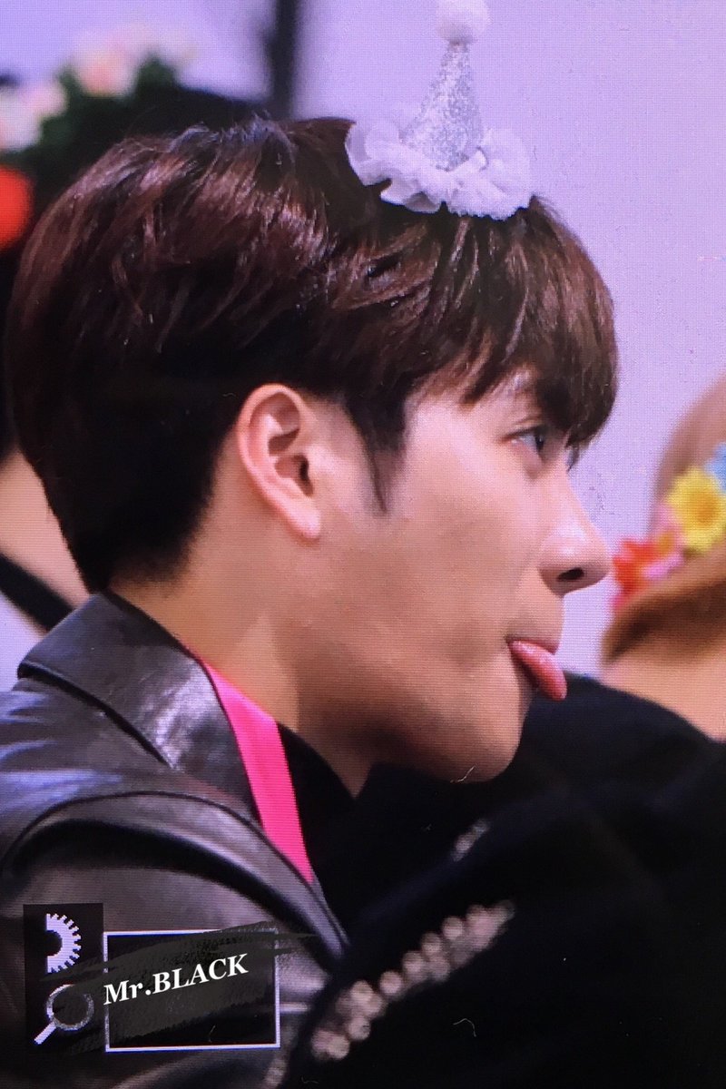 JS_relax's tweet image. 170327 G+ 스타존 팬싸 #잭슨 #Jackson #JacksonWang
다비드가 울고갈 국보급 미모 되시겟음니다