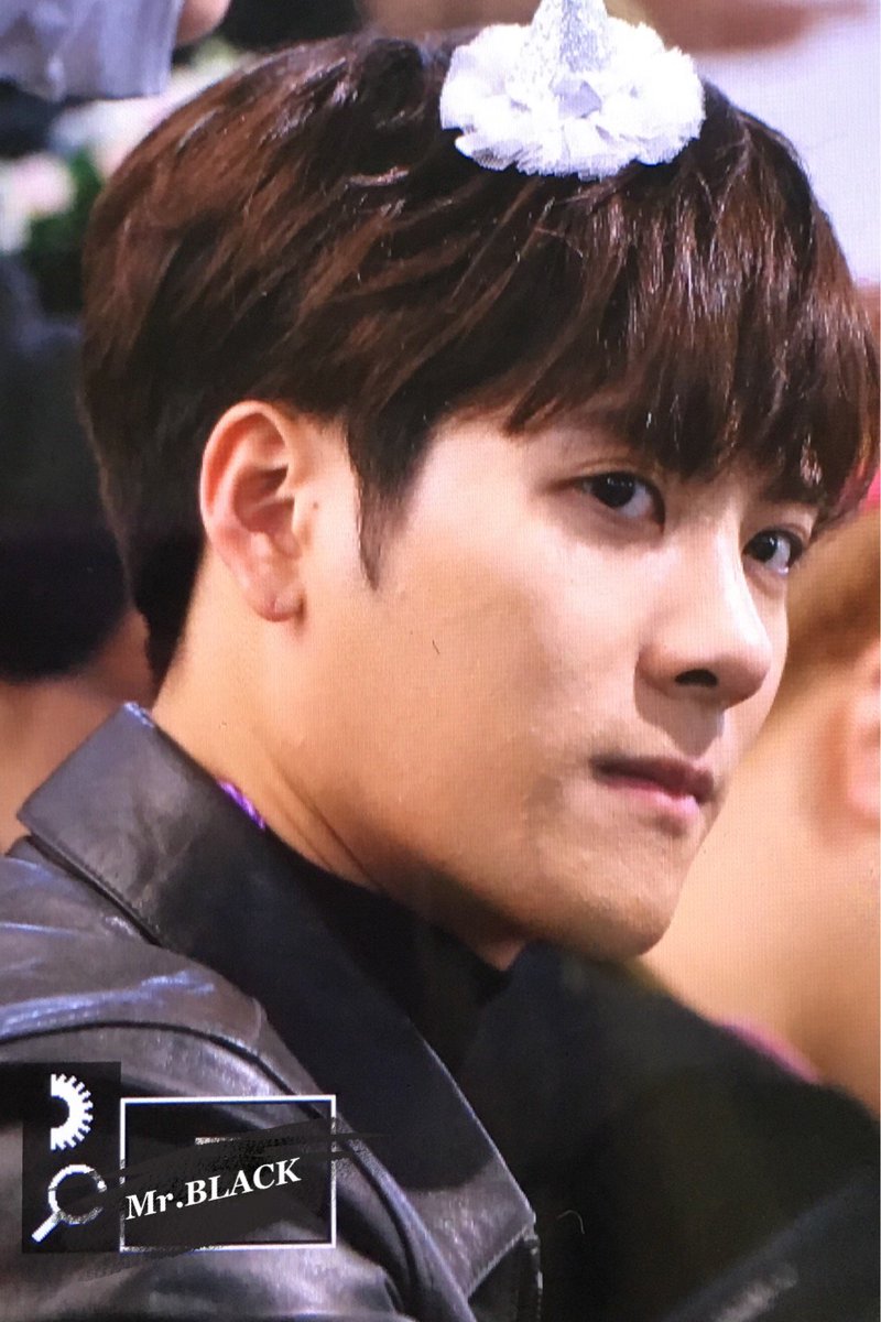 JS_relax's tweet image. 170327 G+ 스타존 팬싸 #잭슨 #Jackson #JacksonWang
생일이라서 328328328배는 더 잘생쁨인 유얼 미모,,,,,,