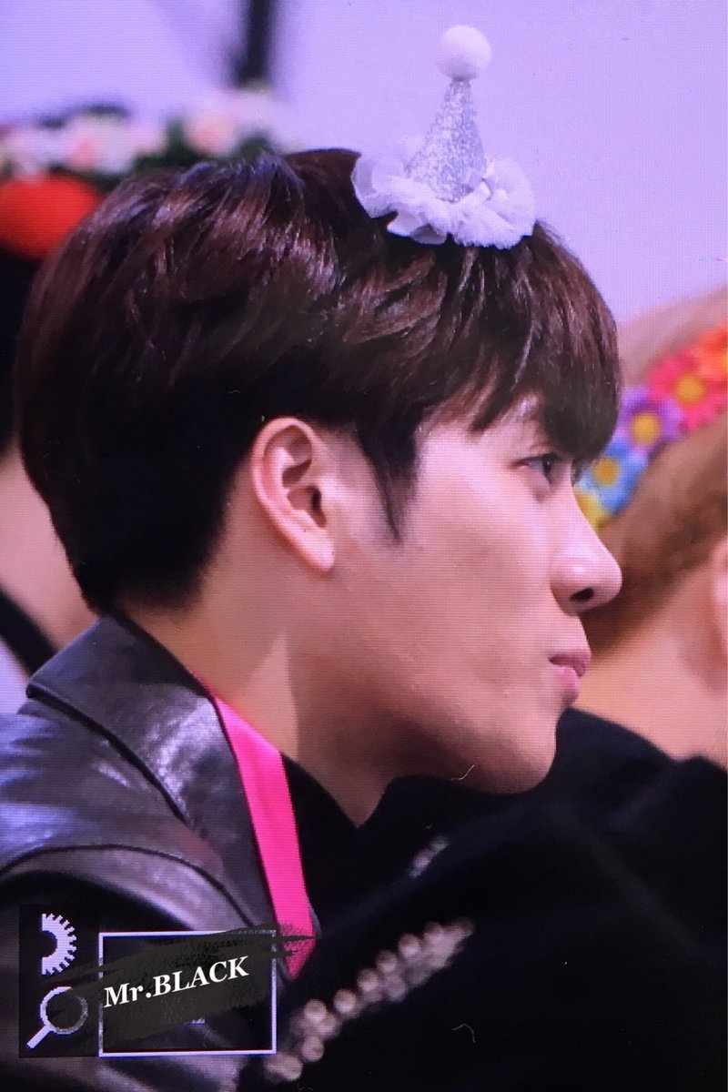 JS_relax's tweet image. 170327 G+ 스타존 팬싸 #잭슨 #Jackson #JacksonWang
다비드가 울고갈 국보급 미모 되시겟음니다