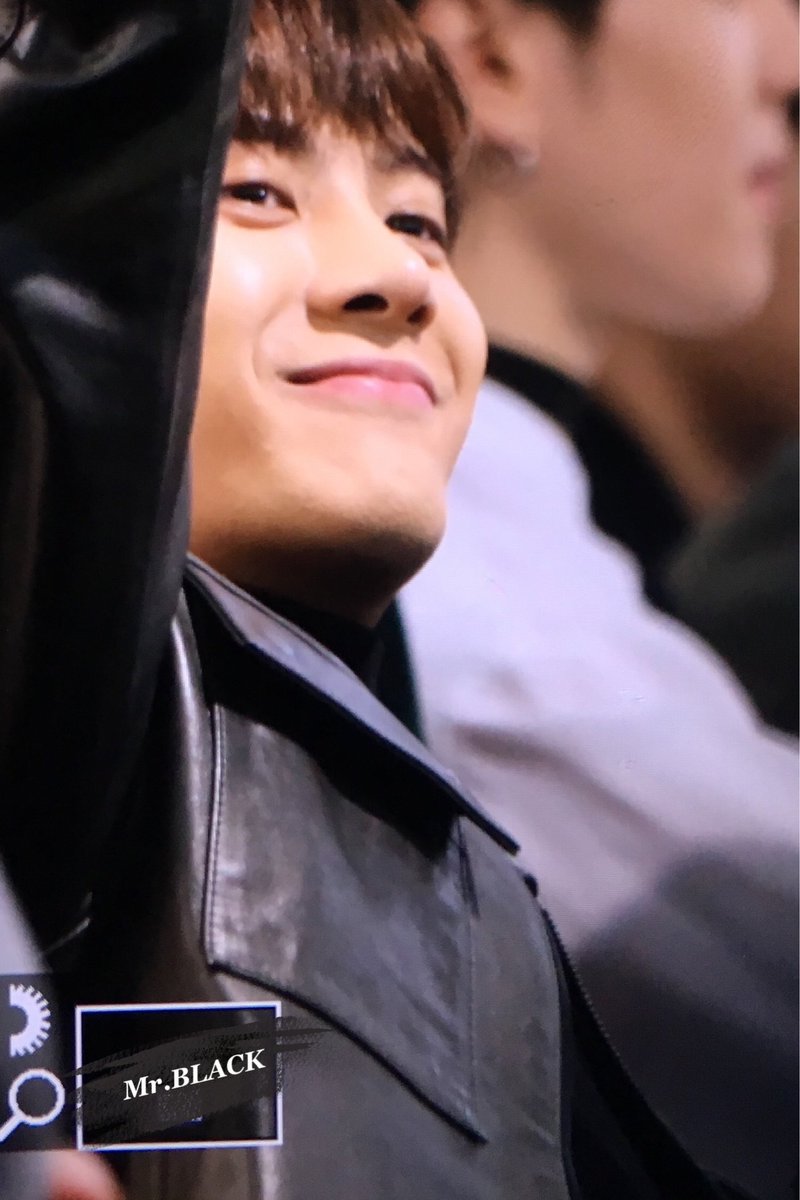 JS_relax's tweet image. 170327 G+ 스타존 팬싸 #잭슨 #Jackson #JacksonWang
생일이라서 328328328배는 더 잘생쁨인 유얼 미모,,,,,,