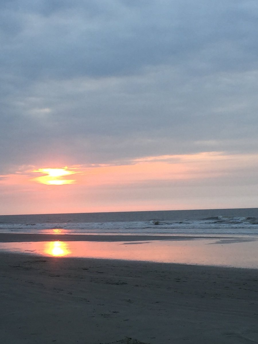 Realtor_CHS's tweet photo. Beautiful sunrise despite clouds on Isle of Palms. #Charleston #iop #realtor #charlesonlifestyle #movingtocharleston https://t.co/T7DKKUUbfi https://t.co/DpDQaZhFlb