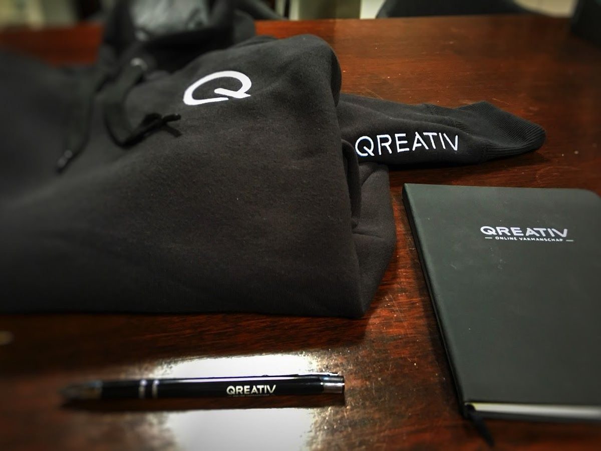 O en uiteraard krijgt een nieuwe medewerker een awesome Qreativ goodie pakket :) Maar wie is het? #spannend #qreativ