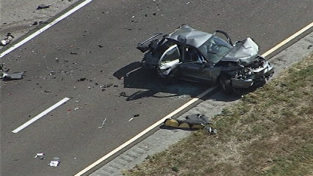 WFTV's tweet photo. #BREAKING: Troopers: 4-vehicle fatal crash slows traffic on #SR528 in #OrangeCounty https://t.co/vGG5AK2GLh #wftv https://t.co/q5XHoybPeJ