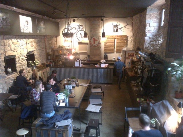 Lovely cup of coffee this morning at Cycling Central <a href="/LaFabricaGirona/">La Fabrica Girona</a> @christianmeier @meierwife