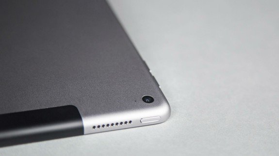 bhatiasachin's tweet image. Terrorists wanting to hide explosives in an iPad is one reason behind laptop ban on.mash.to/2o9Ahq2 #TechUpda…