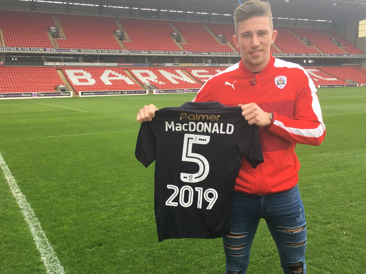 BarnsleyFC's tweet image. 🤞#GIVEAWAY | Want to be in with a chance of winning this signed @Angus_Mac15 shirt? Simply RETWEET this and FOLLOW us! #COYR