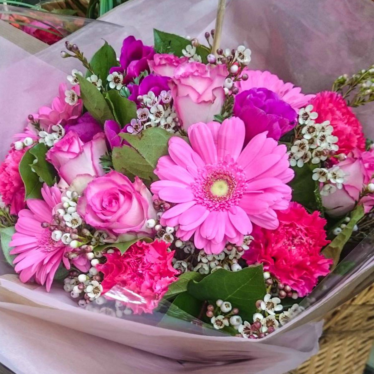 Floral_Scents's tweet photo. Here’s a little Monday Motivation for you all! How stunning are these fresh bouquets ready to go out!! #FloralScentsIE #IrelandFlowers https://t.co/RyOP7YMqFH