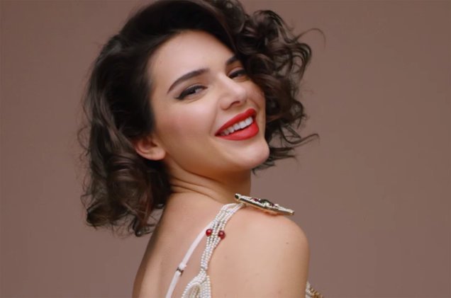 billboard's tweet image. Kendall Jenner lip-syncs to Marilyn Monroe in lingerie for new "LOVE" video blbrd.cm/PO4RFI