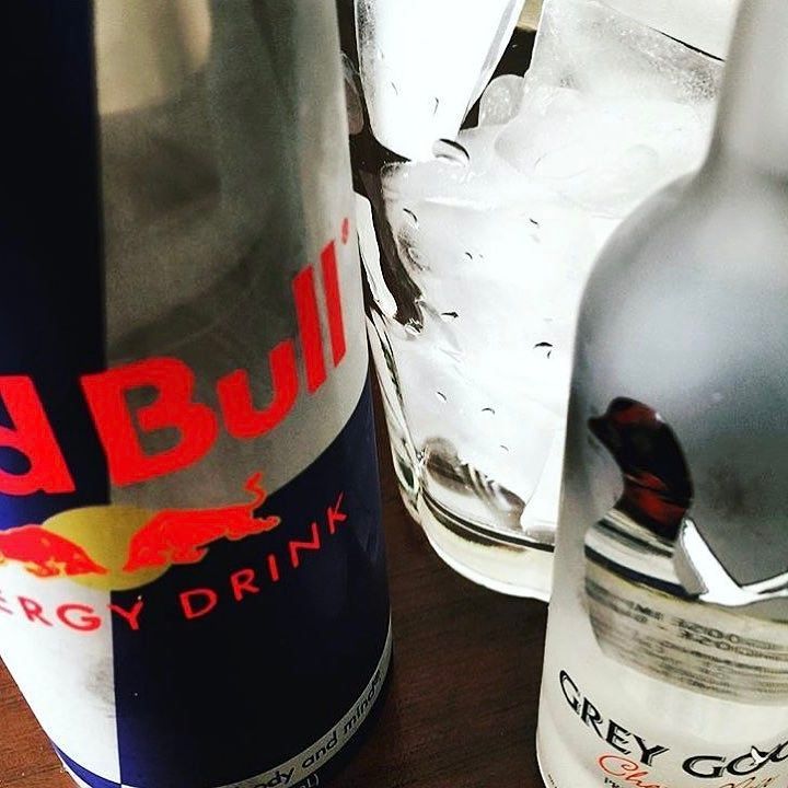 SoandSosDallas's tweet photo. It's that time of week again. Red Bull Monday with @imgoody is here, and we'll be in action to get the party starte… https://t.co/OTGsBMlfbu