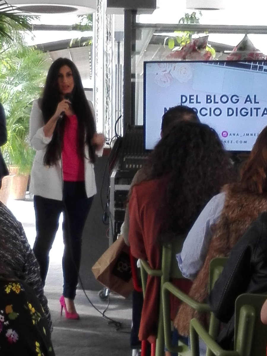 byjuliaserrano's tweet photo. Ayer acudí a un evento #modobloggeron en #CordobaEsp iniciativa de @modomamion donde @AnaJmnez nos ofreció una ponencia extraordinaria https://t.co/JUwfcwrnN0