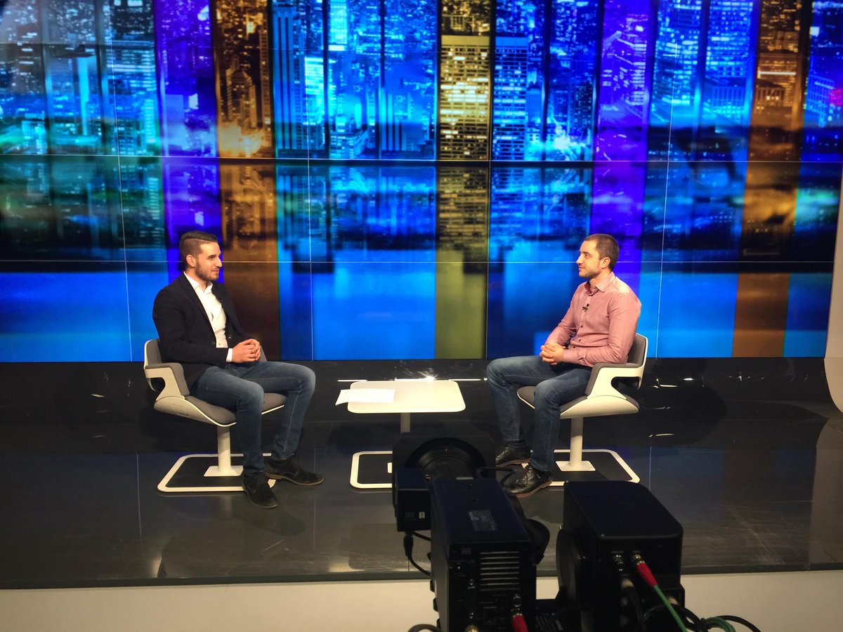 Vindyne8's tweet photo. #aeternity Vlad from #aetrnty discusses #blocksize #scaling #BitcoinUnlimit #bitcoincoreorg & #blockchain #tech @ @BloombergTVBG @BitHopeOrg https://t.co/KZSRVsHhK8